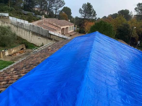 Zinguerie et habillage de cheminée — avant travaux